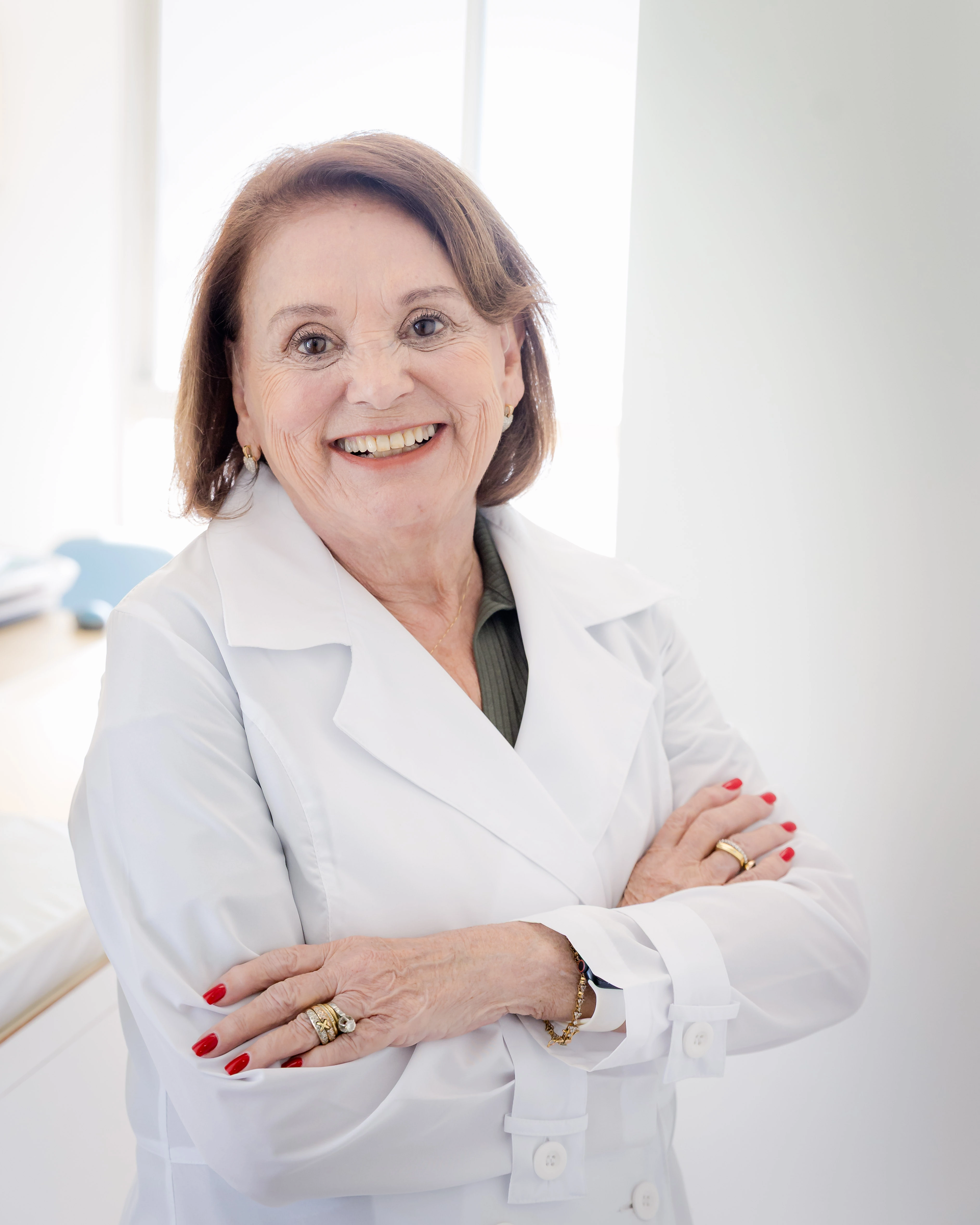 Dra. Cláudia Nahuys Tebyriçá